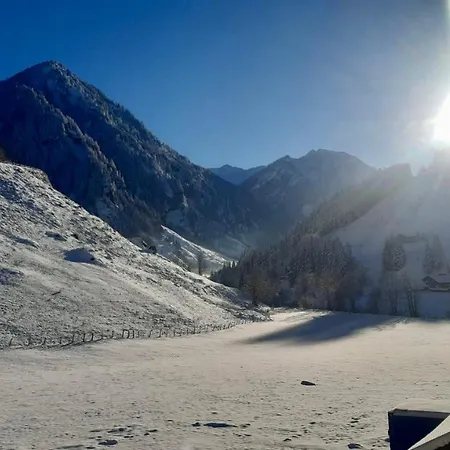 Brunnhaeusl شاليه *